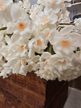 Load image into Gallery viewer, Faux Paper White Easter Narcissus Flower Bunch