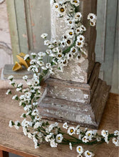 Load image into Gallery viewer, Fairchild Daisy Garland 6ft