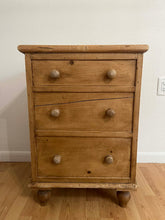 Load image into Gallery viewer, Antique English Pine Linen Bin