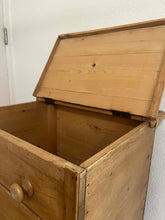 Load image into Gallery viewer, Antique English Pine Linen Bin