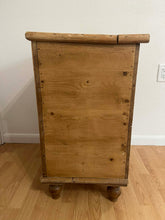 Load image into Gallery viewer, Antique English Pine Linen Bin