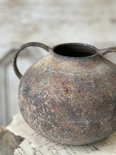 Load image into Gallery viewer, Metal Carlo Vase Vessel