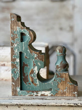Load image into Gallery viewer, Olde World Corbels Set of 2