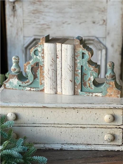 Olde World Corbels Set of 2