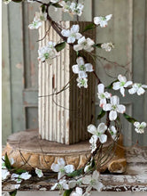 Load image into Gallery viewer, Day Drift White Dogwood Garland 6ft
