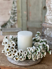 Load image into Gallery viewer, Fairchild Daisy Candle Ring 14&quot;