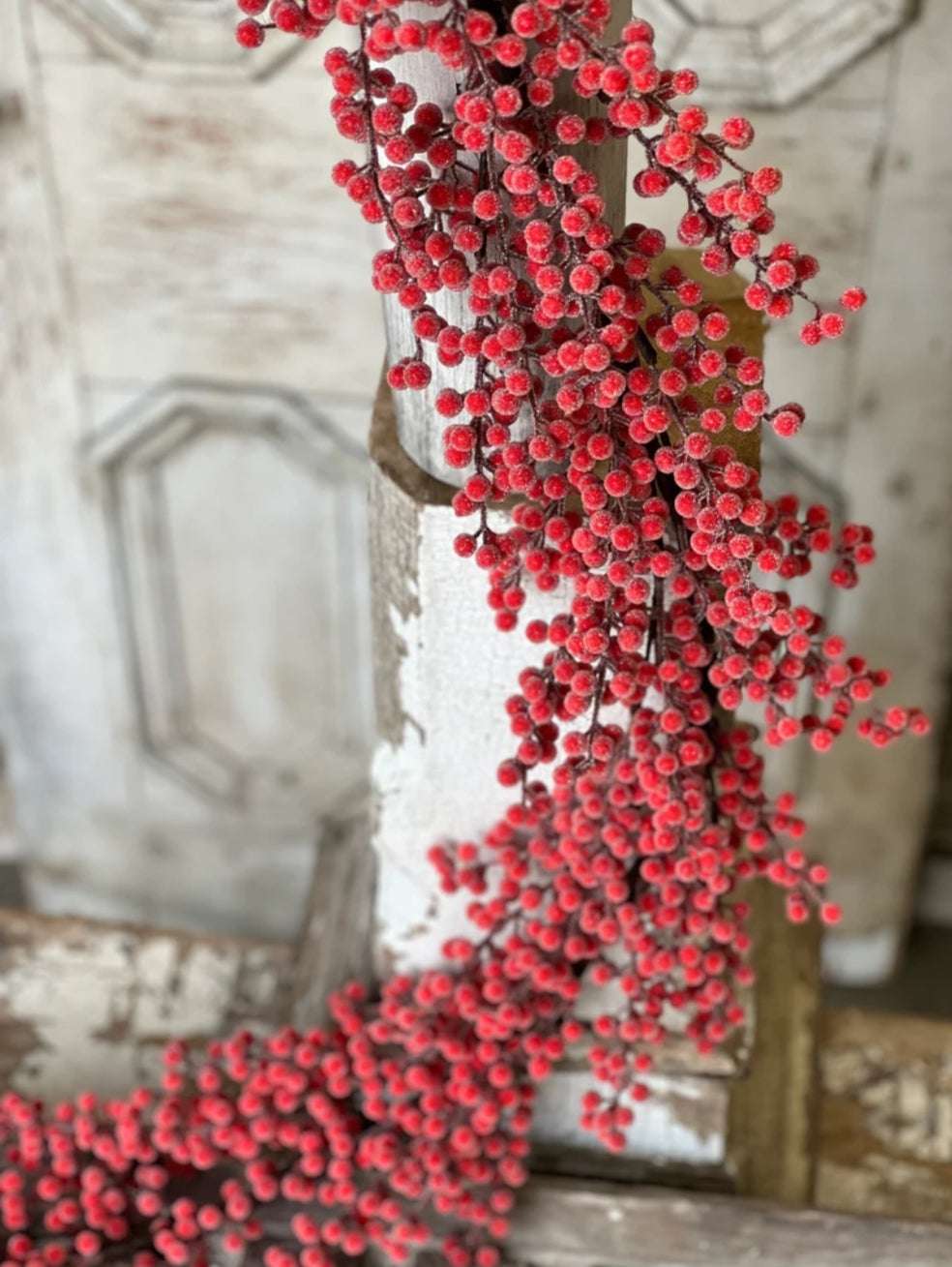 Christmas Resplendent Red Berries Garland 5Ft