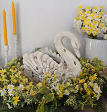 Load image into Gallery viewer, Spring 30&quot; Wreath ~ Yellow